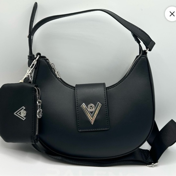 NWT‎ Valentino Orlandi Crescent Shape
Shoulder MSRP $240 🔥🔥🥇🥇 - Picture 1 of 3
